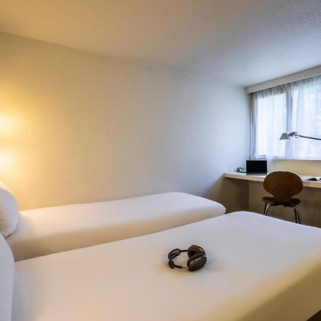 Hotel Campanile Nimes Sud - Caissargues Exterior foto