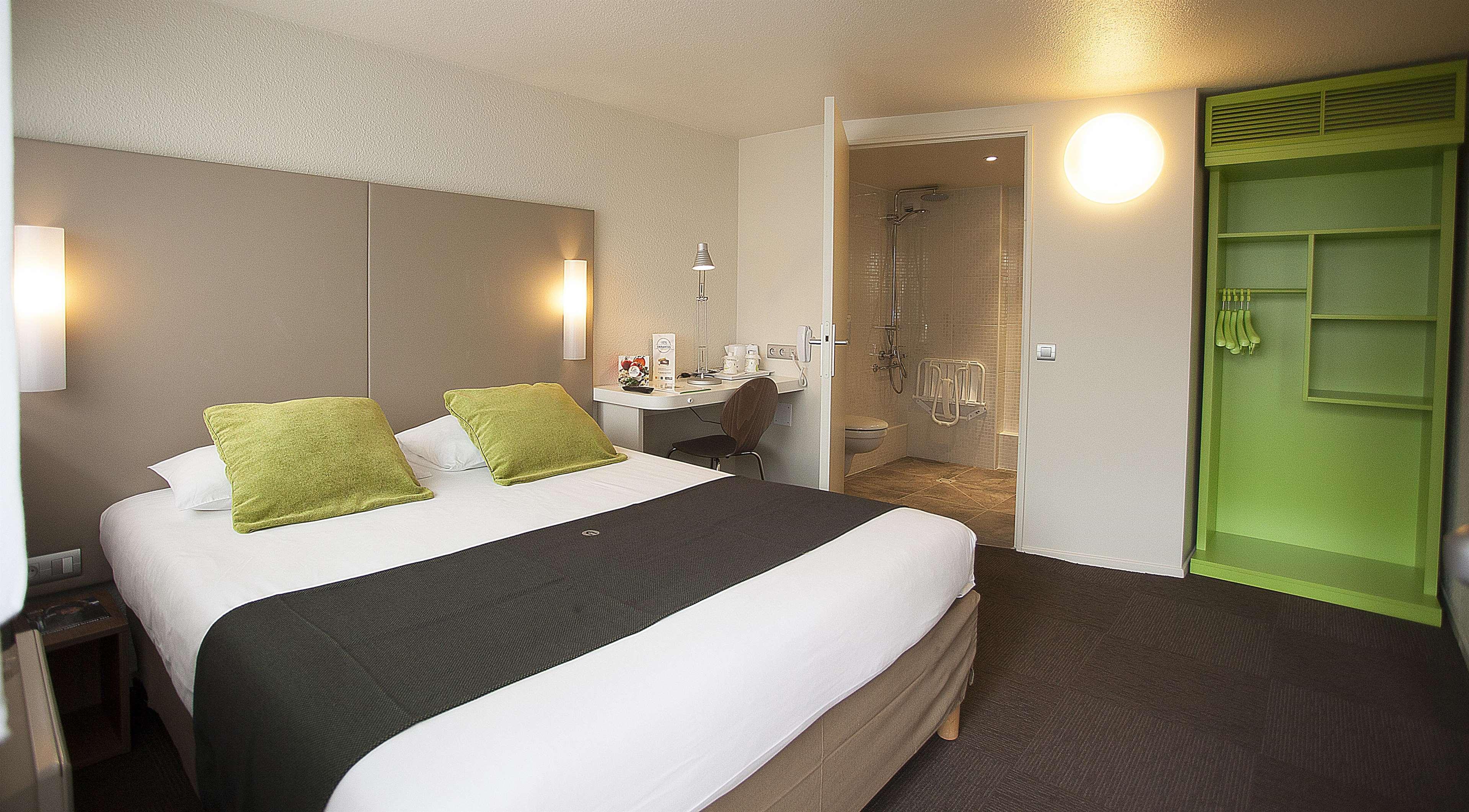 Hotel Campanile Nimes Sud - Caissargues Exterior foto