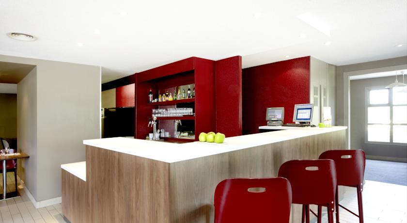 Hotel Campanile Nimes Sud - Caissargues Exterior foto
