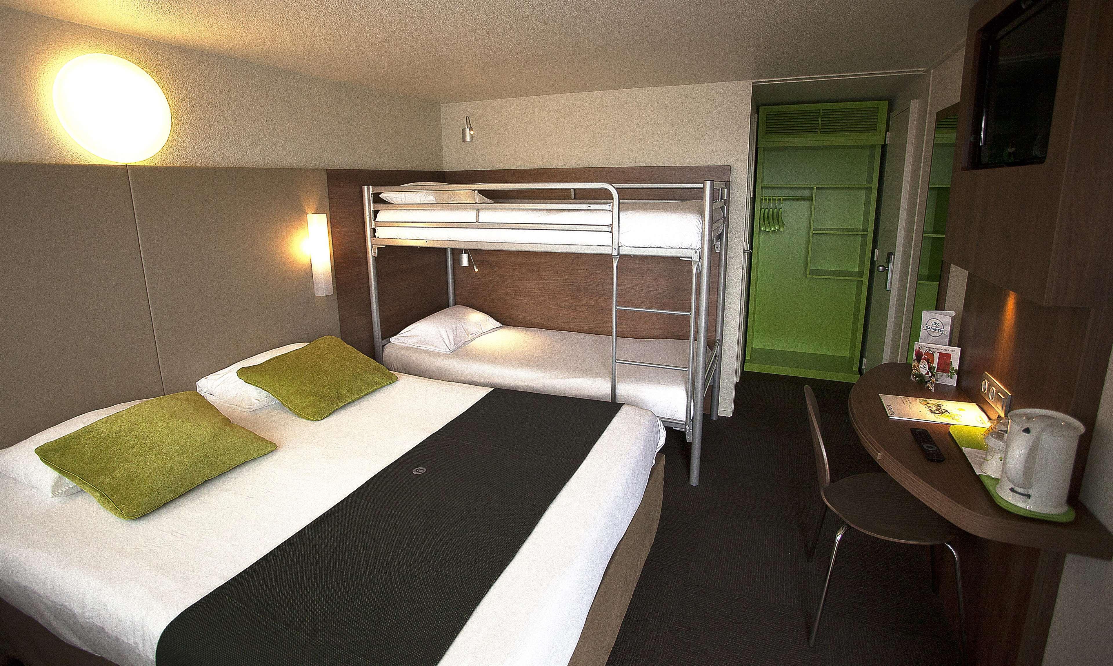 Hotel Campanile Nimes Sud - Caissargues Exterior foto