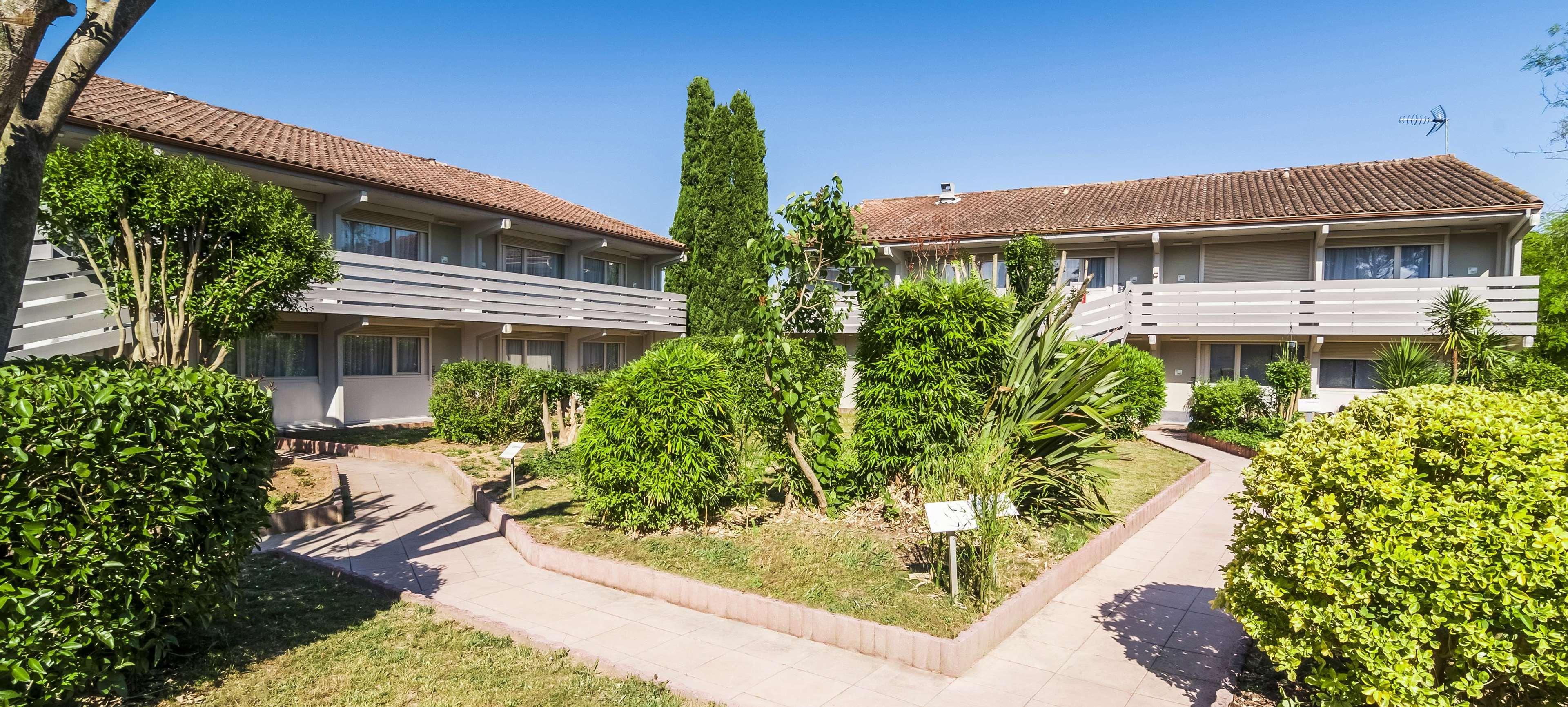Hotel Campanile Nimes Sud - Caissargues Exterior foto