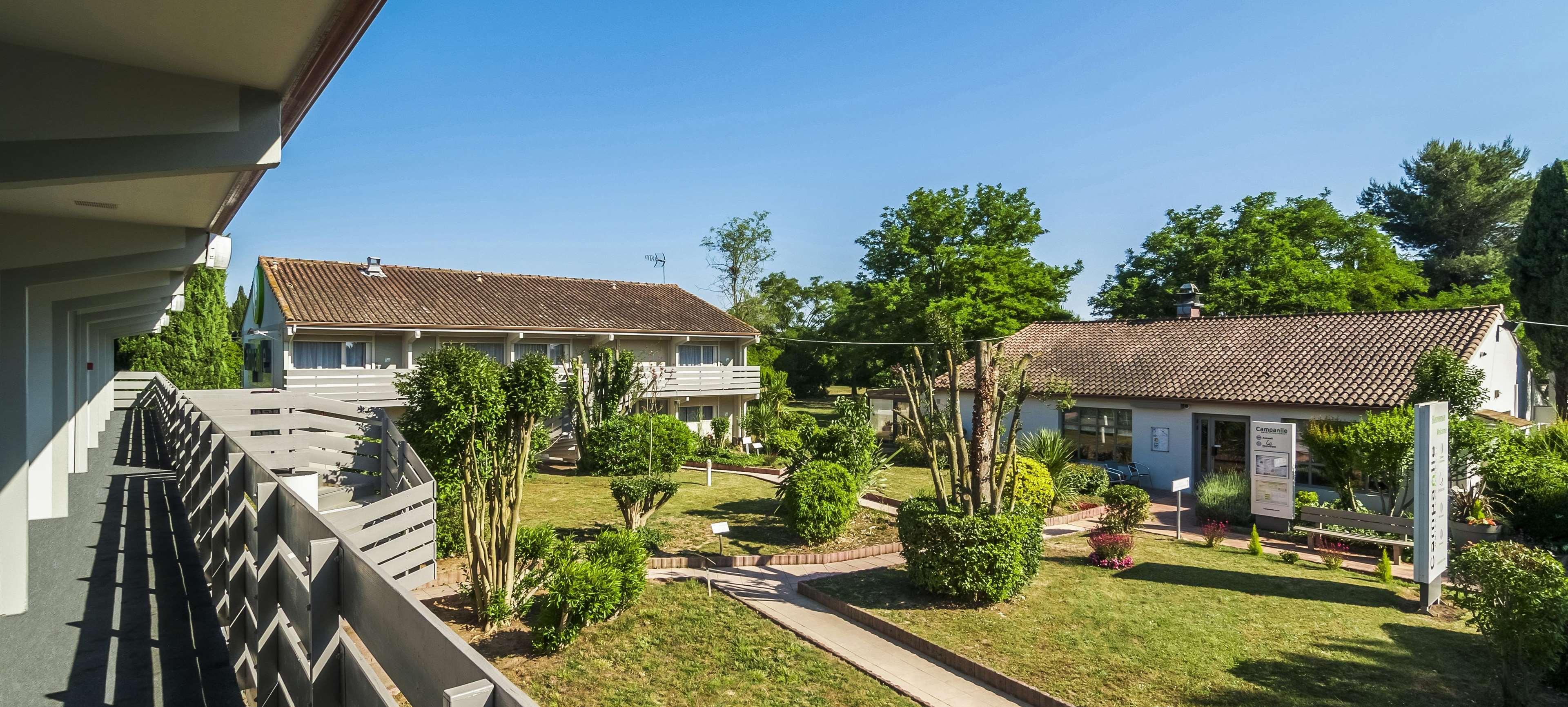 Hotel Campanile Nimes Sud - Caissargues Exterior foto