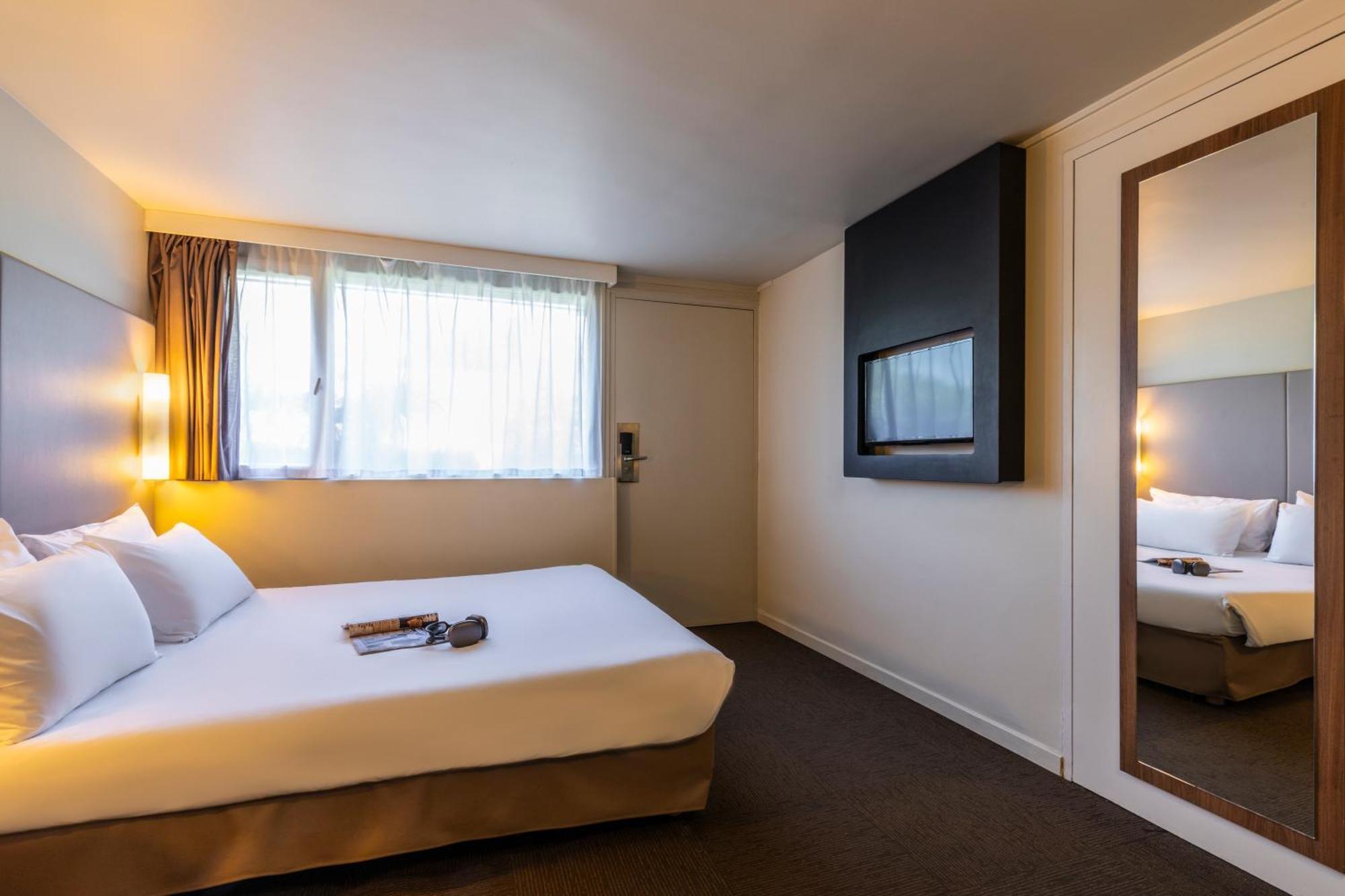 Hotel Campanile Nimes Sud - Caissargues Exterior foto